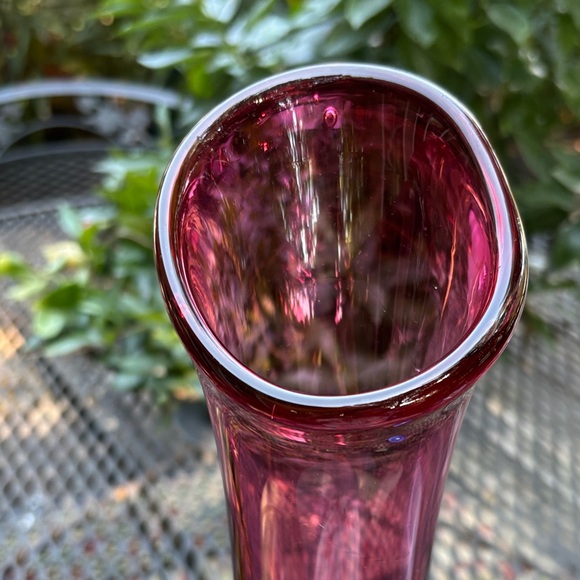 1950's 16" Pink and Green Glass Art Vase - Picture 6 of 9